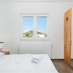 Oaza Mira Lägenhet *